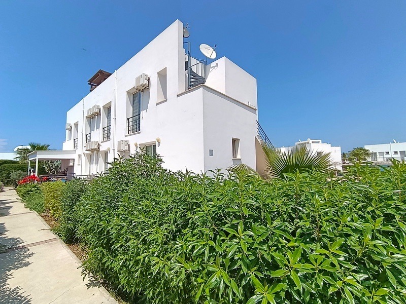 Möblierte 1-Zimmer-Gartenwohnung mit Gemeinschaftspool in Çatalköy